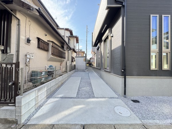 吉川市大字共保、新築一戸建ての画像です