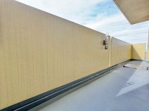 三郷市半田、マンションの画像です