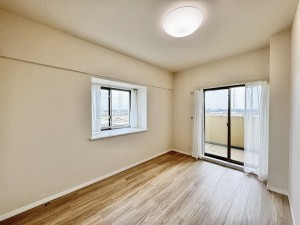 三郷市半田、マンションの画像です