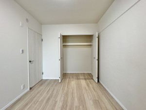 三郷市半田、マンションの画像です