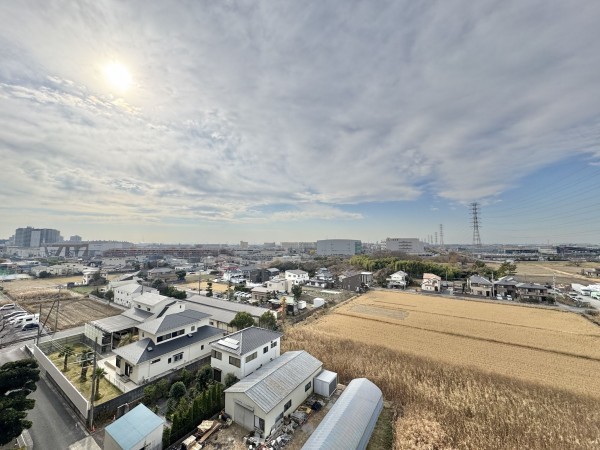 三郷市半田、マンションの画像です