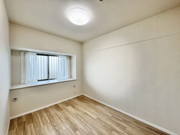 三郷市半田、マンションの画像です