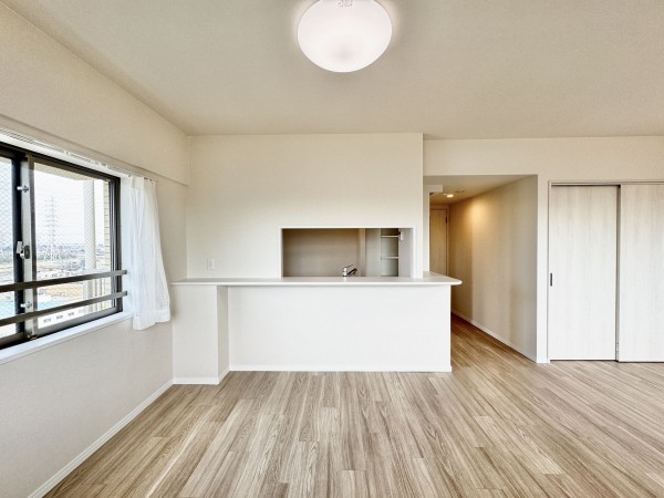 三郷市半田、マンションの画像です