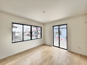 吉川市新栄、新築一戸建ての画像です