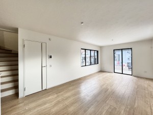 吉川市新栄、新築一戸建ての画像です