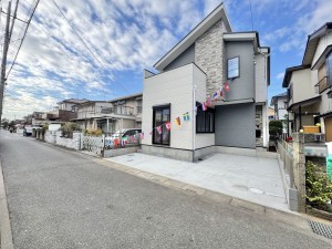 吉川市新栄、新築一戸建ての画像です