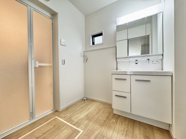 吉川市新栄、新築一戸建ての画像です