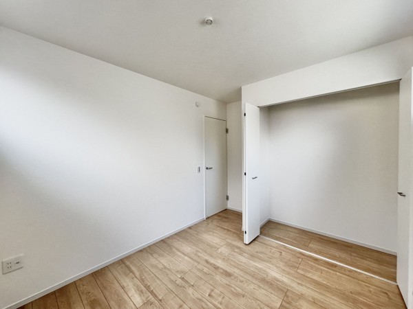 吉川市新栄、新築一戸建ての画像です