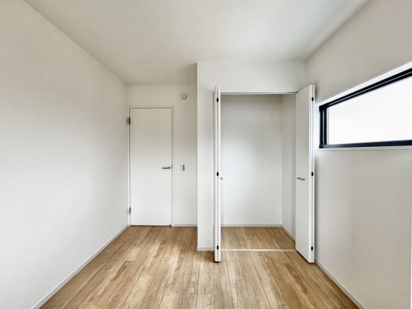 吉川市新栄、新築一戸建ての画像です