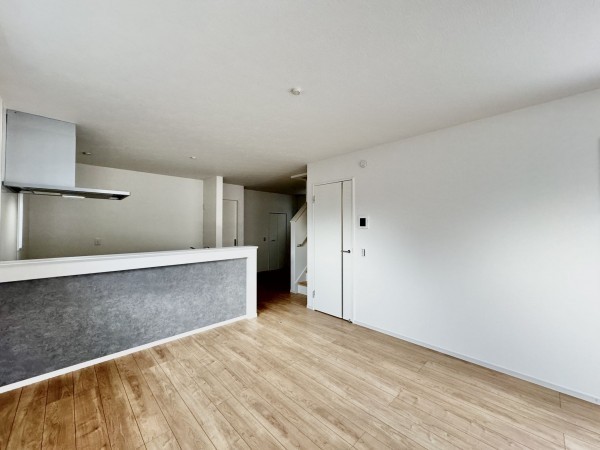 吉川市新栄、新築一戸建ての画像です