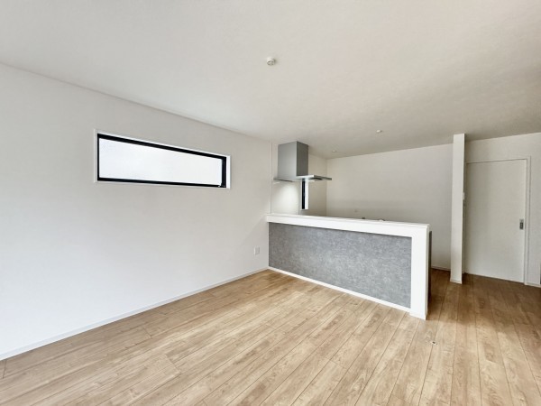 吉川市新栄、新築一戸建ての画像です