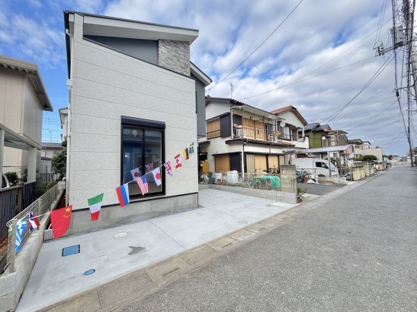 吉川市新栄、新築一戸建ての画像です