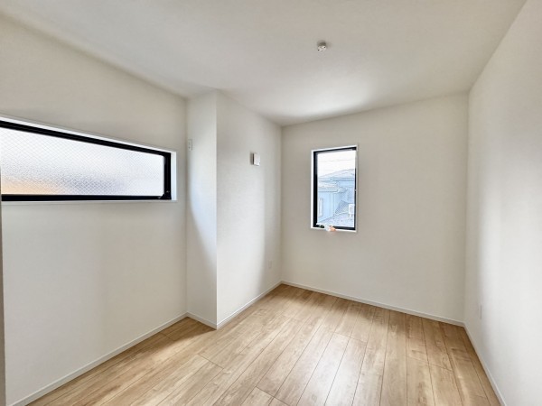 吉川市新栄、新築一戸建ての画像です