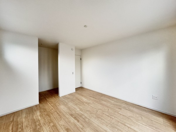 吉川市新栄、新築一戸建ての画像です