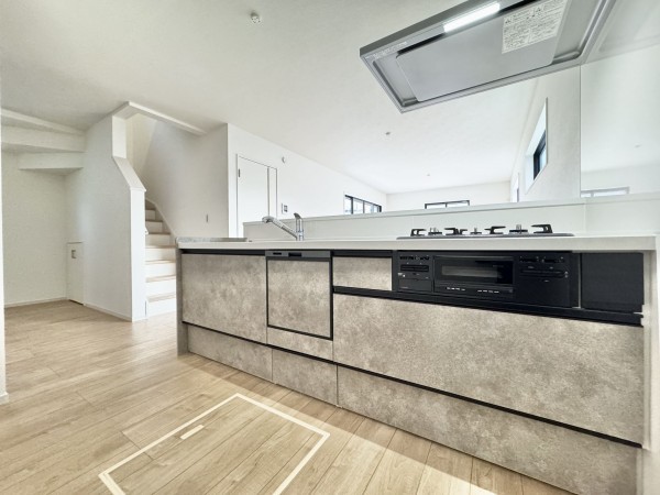 吉川市新栄、新築一戸建ての画像です