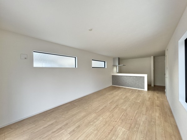 吉川市新栄、新築一戸建ての画像です