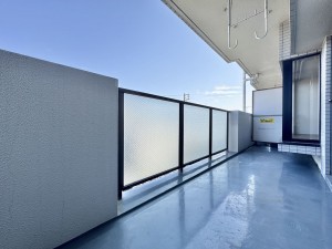 吉川市中野、マンションの画像です