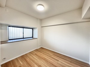 吉川市中野、マンションの画像です