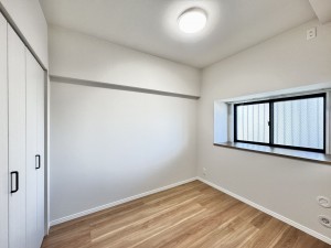 吉川市中野、マンションの画像です