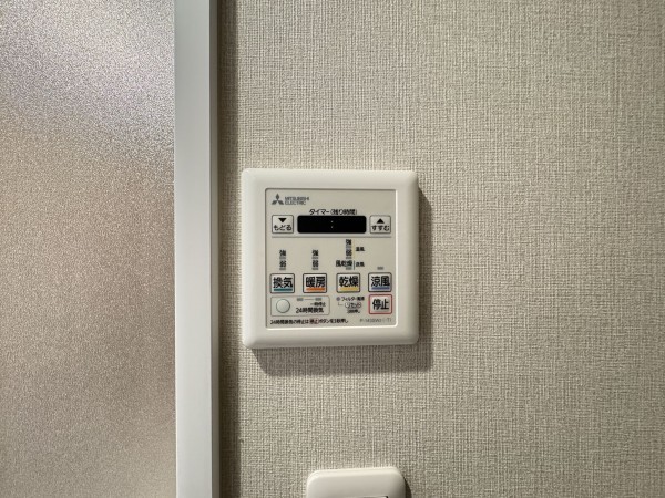 吉川市中野、マンションの画像です