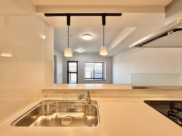 吉川市中野、マンションの画像です