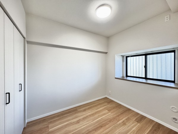 吉川市中野、マンションの画像です