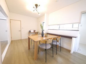 三郷市彦成、中古一戸建ての画像です