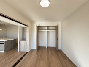 三郷市さつき平、マンションの画像です