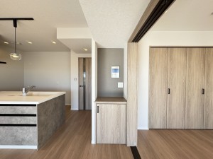 三郷市さつき平、マンションの画像です