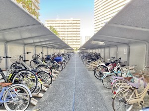 三郷市さつき平、マンションの画像です