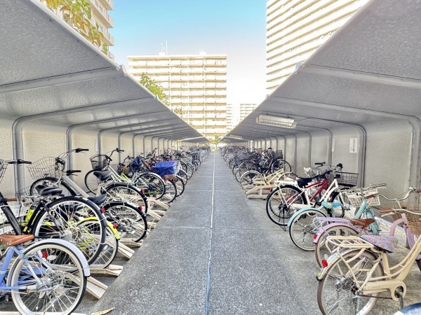 三郷市さつき平、マンションの画像です