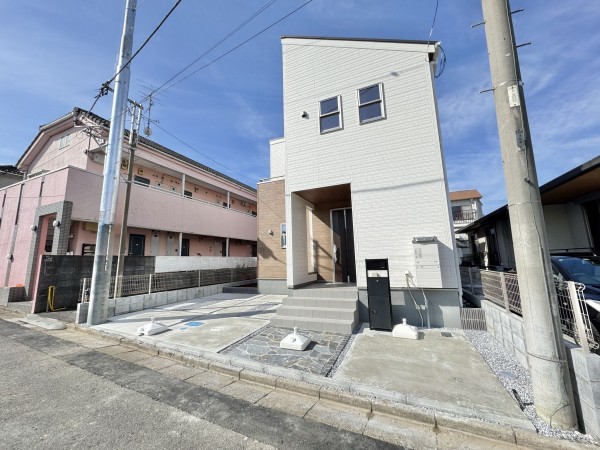 三郷市早稲田、新築一戸建ての画像です
