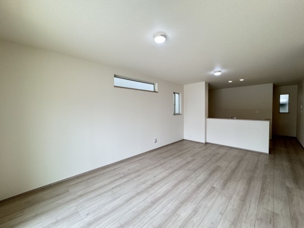 吉川市道庭、新築一戸建ての画像です