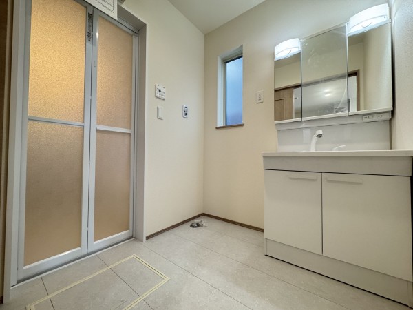 吉川市道庭、新築一戸建ての画像です