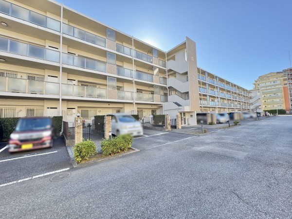 吉川市きよみ野、マンションの画像です