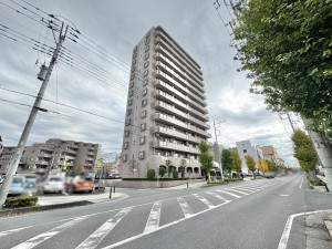 吉川市保、マンションの画像です