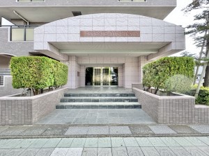 吉川市保、マンションの画像です