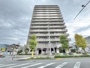 吉川市保、マンションの画像です