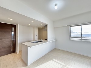 吉川市大字保、マンションの画像です