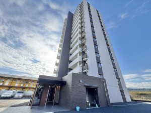 吉川市大字保、マンションの画像です