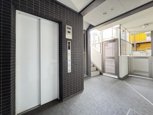 吉川市大字保、マンションの画像です