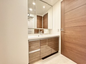 吉川市大字保、マンションの画像です