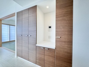 吉川市大字保、マンションの画像です