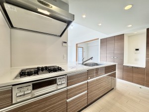 吉川市大字保、マンションの画像です