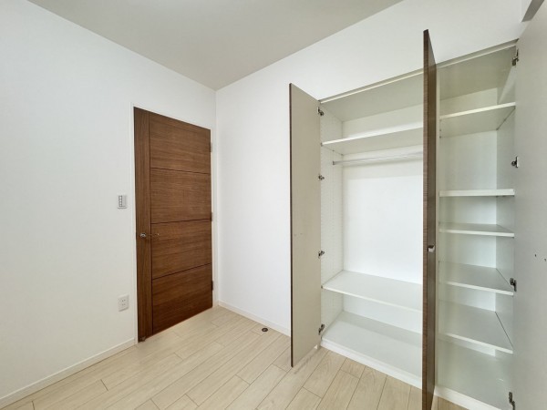 吉川市大字保、マンションの画像です