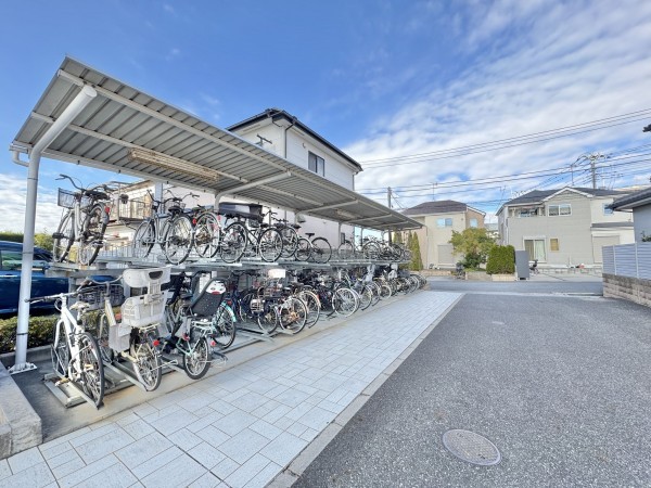 吉川市大字保、マンションの画像です