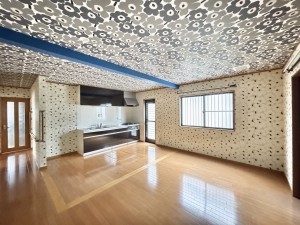 吉川市中央、中古一戸建ての画像です