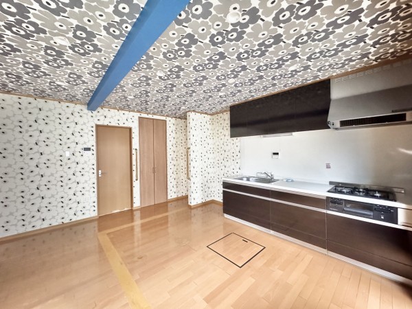 吉川市中央、中古一戸建ての画像です