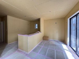 吉川市栄町、新築一戸建ての居間画像です