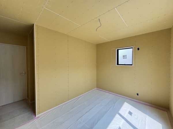 吉川市栄町、新築一戸建ての寝室画像です